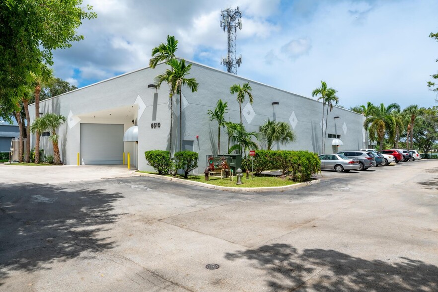 6510 W Rogers Cir, Boca Raton, FL for sale - Building Photo - Image 1 of 18