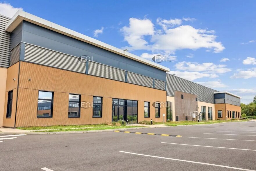 Flex in Sucy-en-Brie for lease - Building Photo - Image 2 of 23