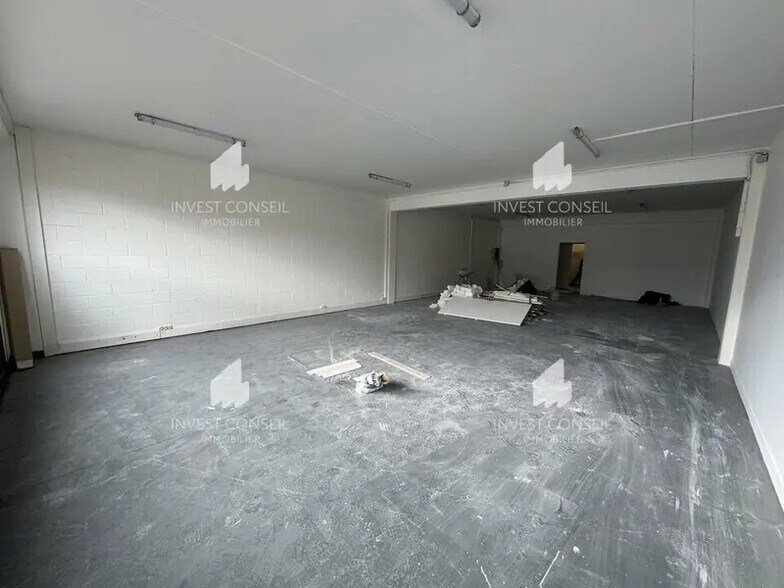 Flex in Herblay-sur-Seine for lease - Interior Photo - Image 3 of 8