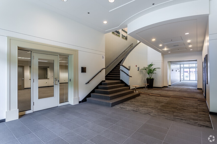 1650 NW Naito Pky, Portland, OR for sale - Building Photo - Image 2 of 15