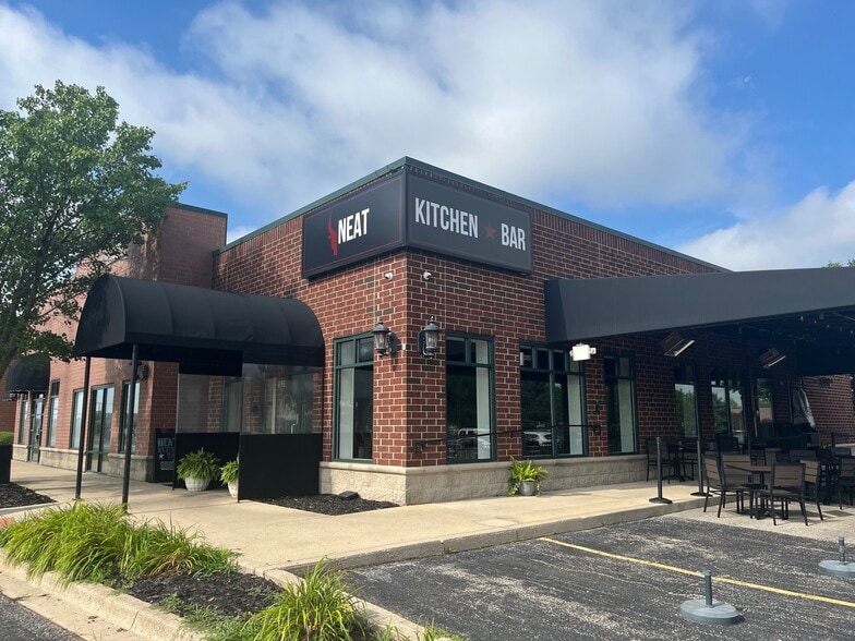 1031-1055 Station Dr, Oswego, IL for lease - Building Photo - Image 2 of 8