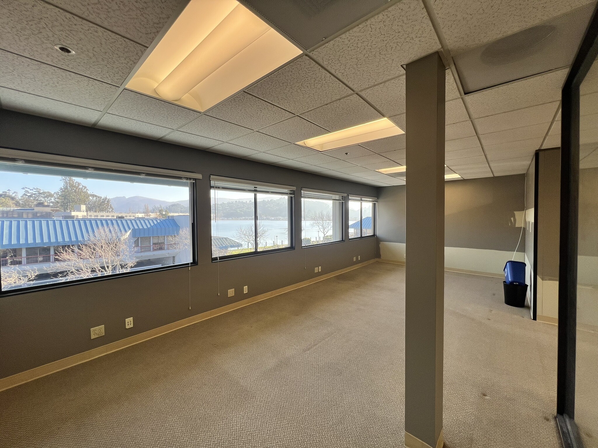 591 Redwood Hwy, Mill Valley, CA à louer Photo du bâtiment- Image 1 de 5