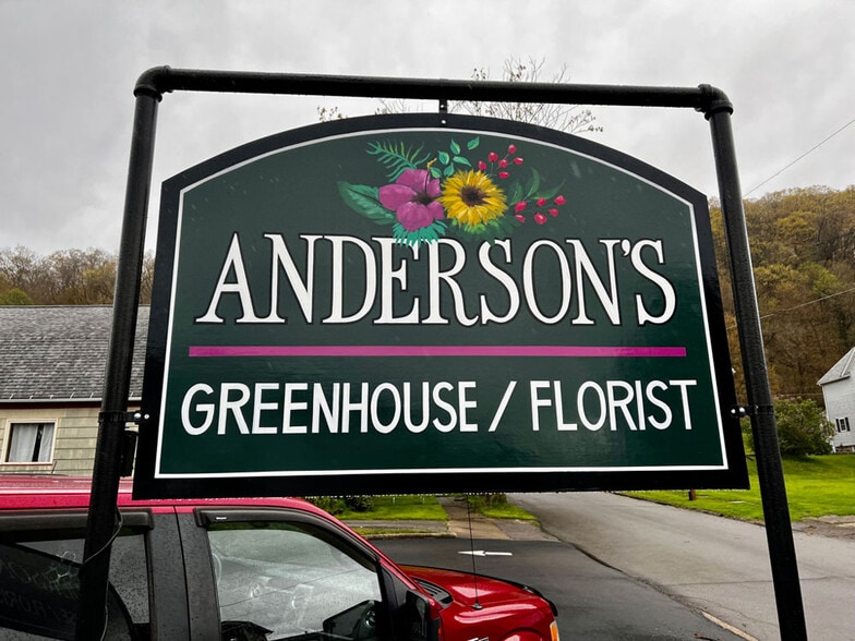 612 Grant St, Franklin, PA à vendre - Photo du bâtiment - Image 2 de 9