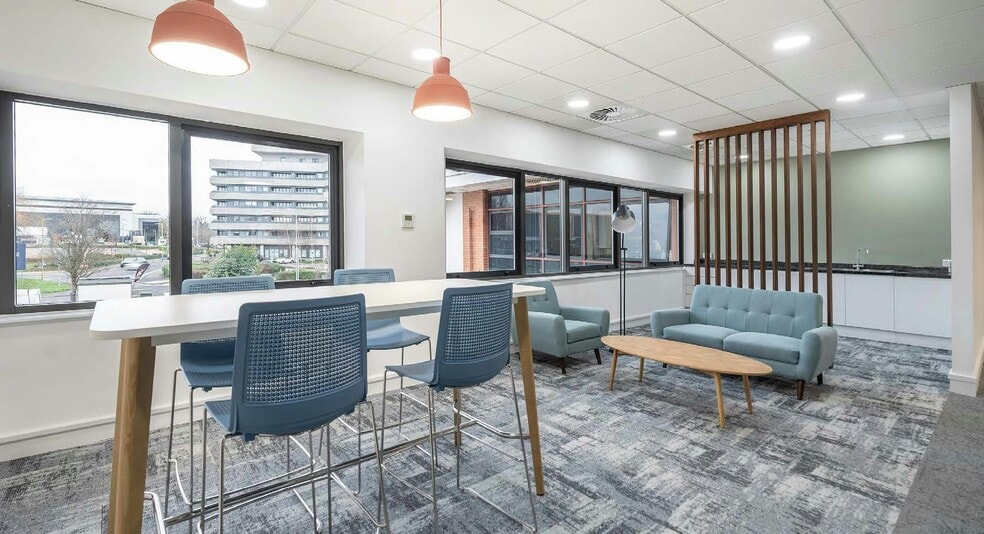 Elstree Way, Borehamwood for lease - Interior Photo - Image 3 of 25