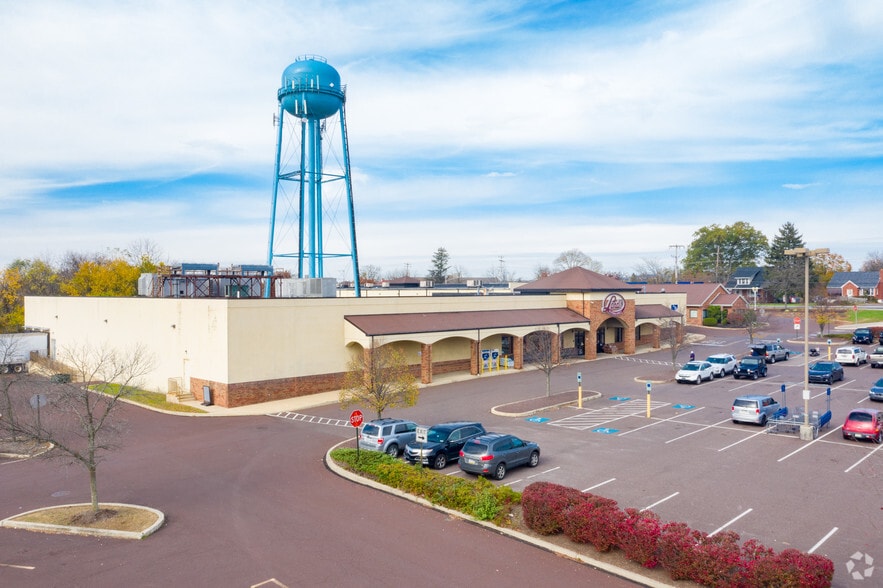 2186 & 2190 E High St portfolio of 2 properties for sale on LoopNet.ca - Primary Photo - Image 2 of 2