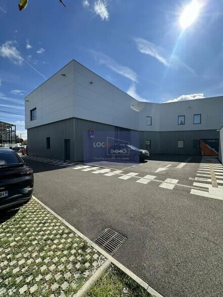 Flex in Mérignac for lease - Building Photo - Image 2 of 8