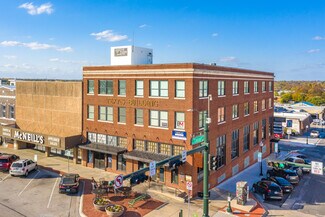 Plus de détails pour 100-102 W Oak St, Denton, TX - Bureau à louer