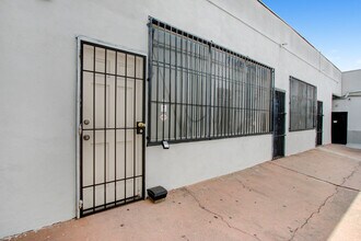 416-424 N Fairfax Ave, Los Angeles, CA for lease Interior Photo- Image 1 of 13