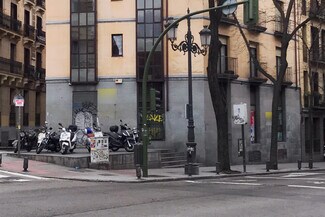 Plus de détails pour Multi-résidentiel à vendre