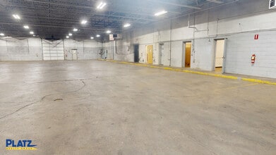 330 N Meridian Rd, Youngstown, OH for lease Interior Photo- Image 2 of 4