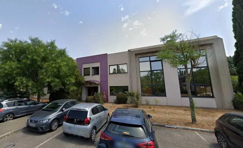 Office in Meyreuil for lease Building Photo- Image 1 of 7