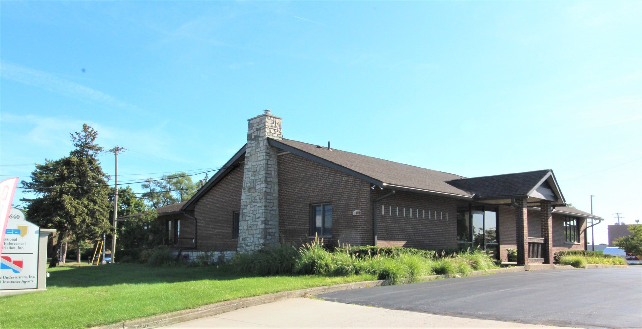 1640 Axtell Dr, Troy, MI for sale Primary Photo- Image 1 of 6