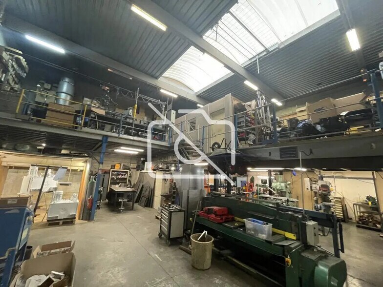 Industrial in Moissy-Cramayel for sale - Interior Photo - Image 2 of 4