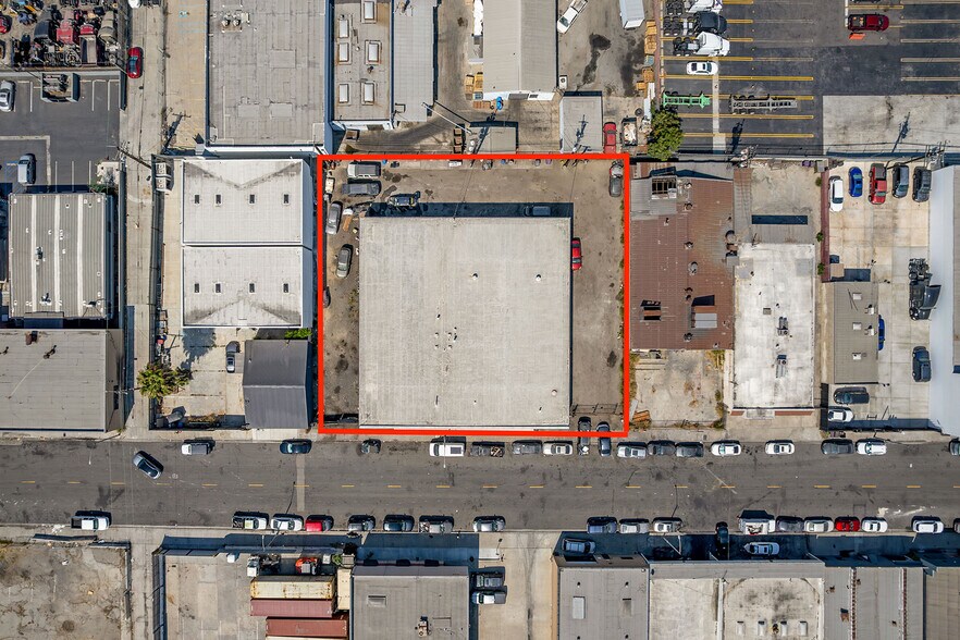 1345 Cota Ave, Long Beach, CA à louer - Photo du bâtiment - Image 3 de 13