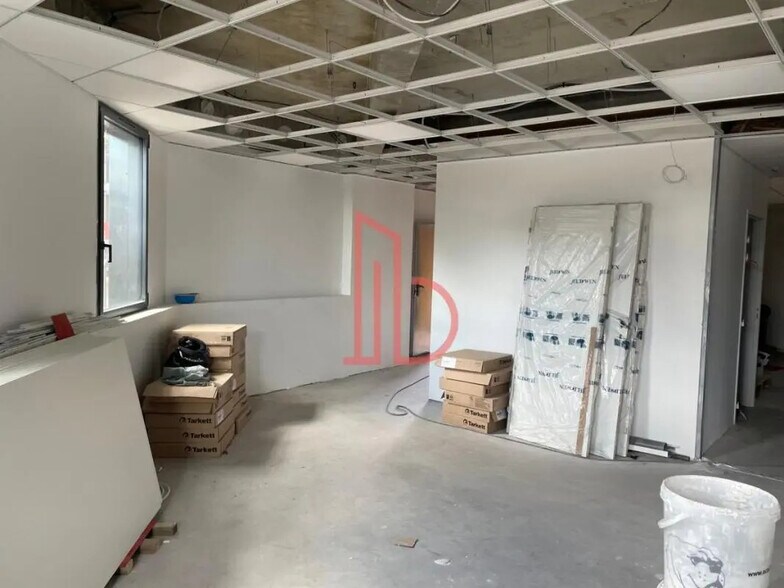 Office in Bruges for lease - Interior Photo - Image 2 of 4