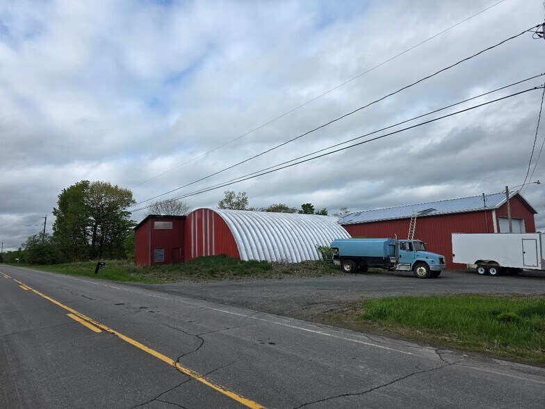 615 Island Falls Rd, Sherman, ME à vendre - Photo du bâtiment - Image 3 de 3