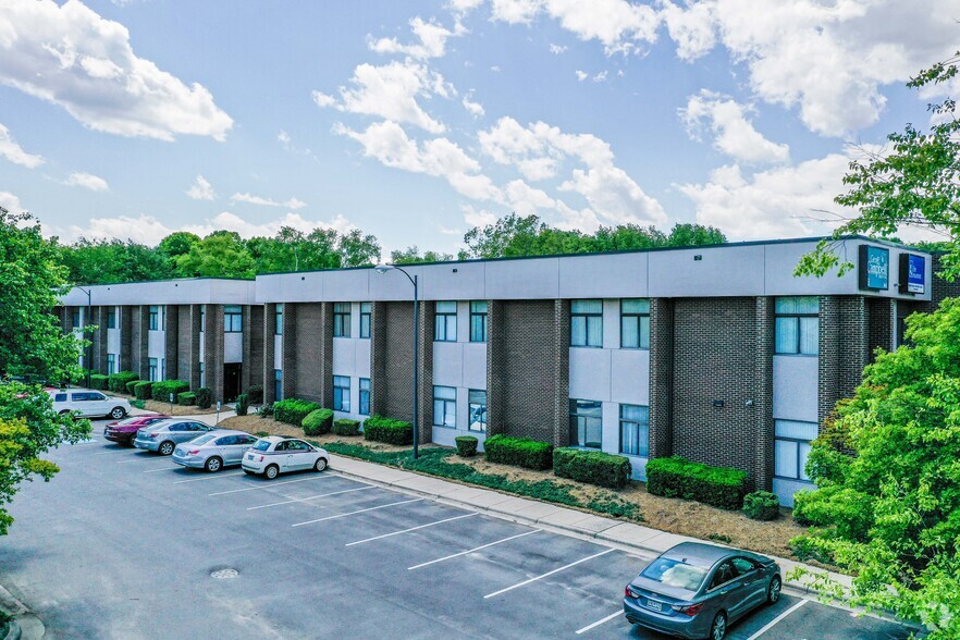 10801 Johnston Rd, Charlotte, NC for lease - Primary Photo - Image 1 of 112