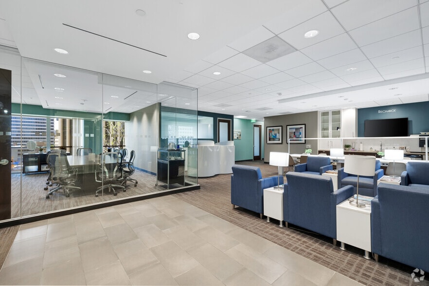 2029 Century Park E, Los Angeles, CA for lease - Interior Photo - Image 2 of 36