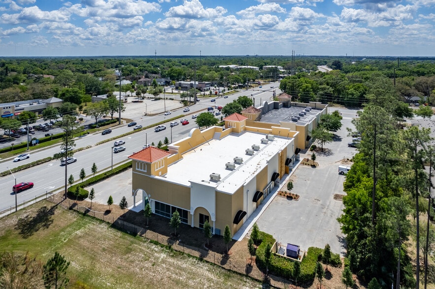 1976 Alafaya Trl, Oviedo, FL à louer - Photo de construction - Image 3 de 5