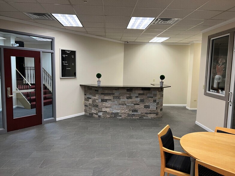 4764 Us-30 East, Greensburg, PA à louer - Photo du bâtiment - Image 3 de 8