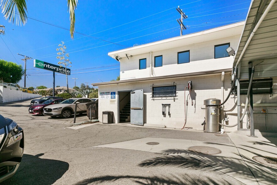 3850 Foothill Blvd, La Crescenta, CA à vendre - Photo du bâtiment - Image 3 de 10