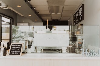 5770 Melrose Ave, Los Angeles, CA for lease Interior Photo- Image 1 of 5