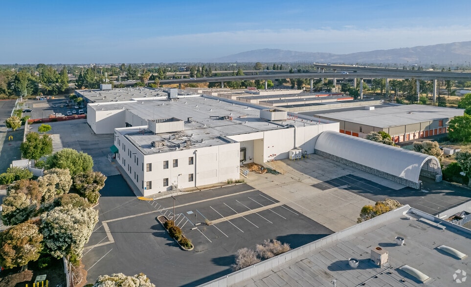 1130-1170 Olinder Ct, San Jose, CA for lease - Building Photo - Image 3 of 9