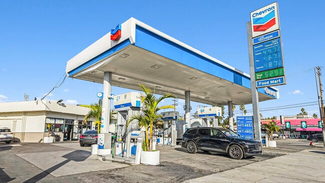 More details for 16103 Sherman Way, Van Nuys, CA - Retail for Sale