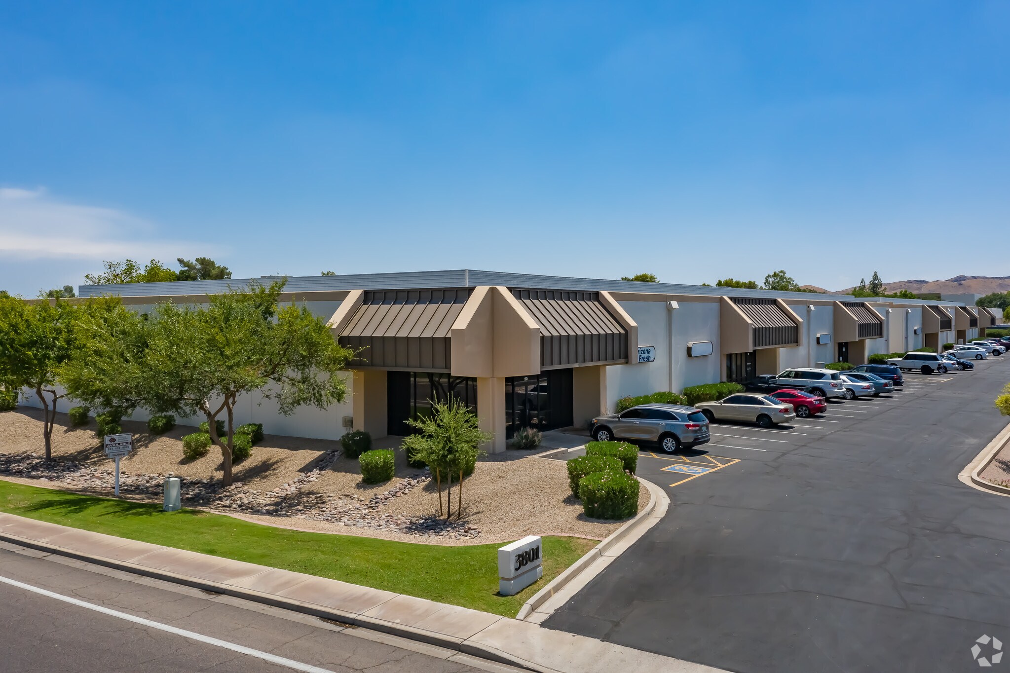 3801 E Roeser Rd, Phoenix, AZ à louer Photo principale- Image 1 de 5