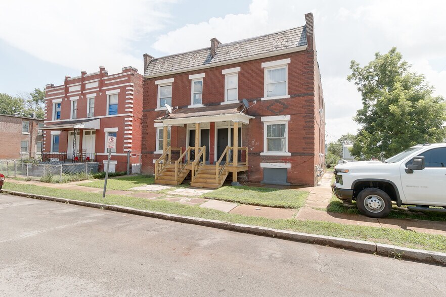 1402 Granville Pl, Saint Louis, MO à vendre - Photo du bâtiment - Image 2 de 53