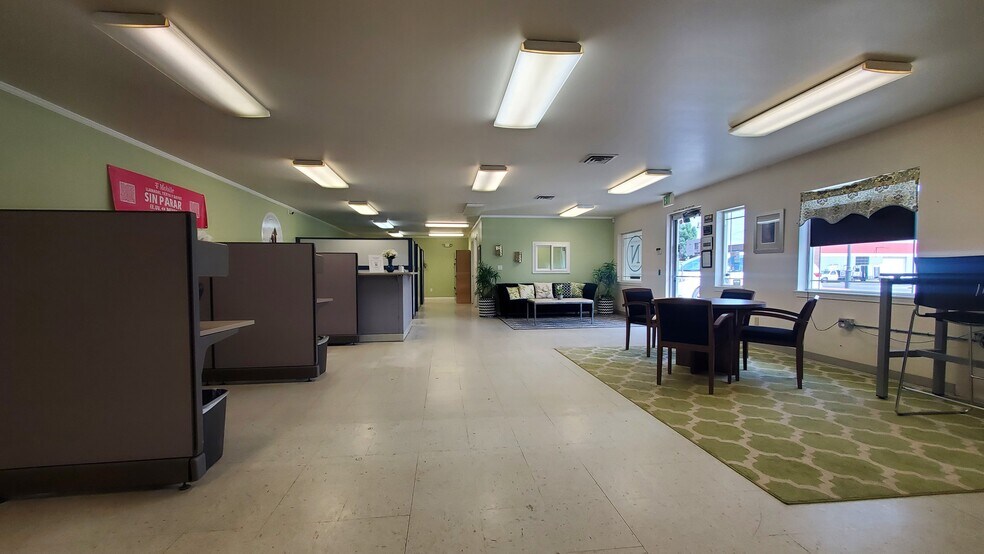 223 W Wine Country Rd, Grandview, WA à vendre - Photo du bâtiment - Image 3 de 19