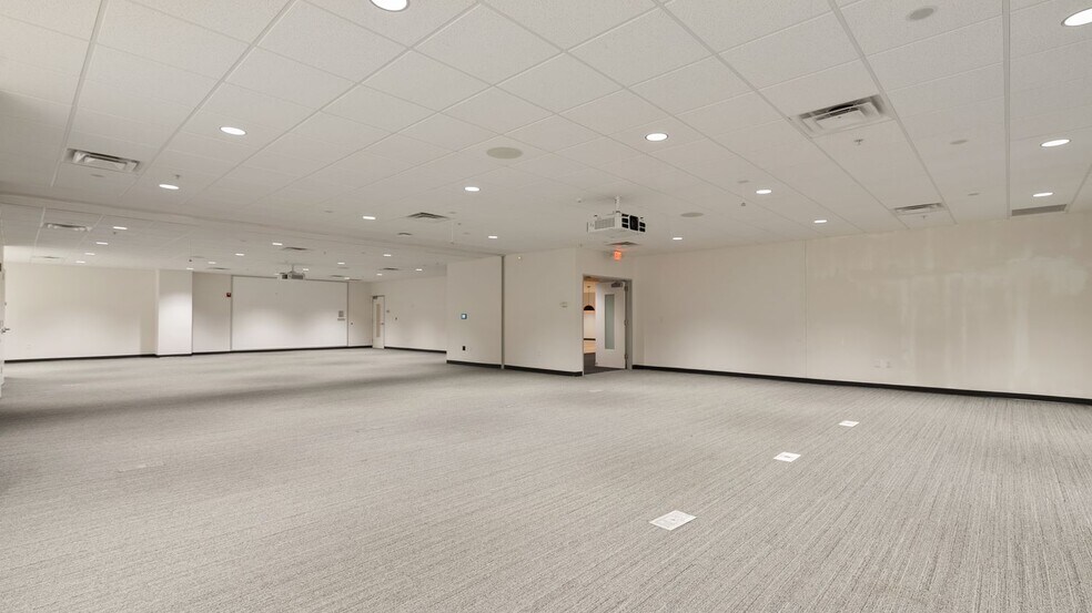 5550 Britton Pky, Hilliard, OH à louer - Photo du bâtiment - Image 3 de 33