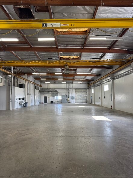 11310 Sherman Way, Sun Valley, CA for lease - Building Photo - Image 3 of 8