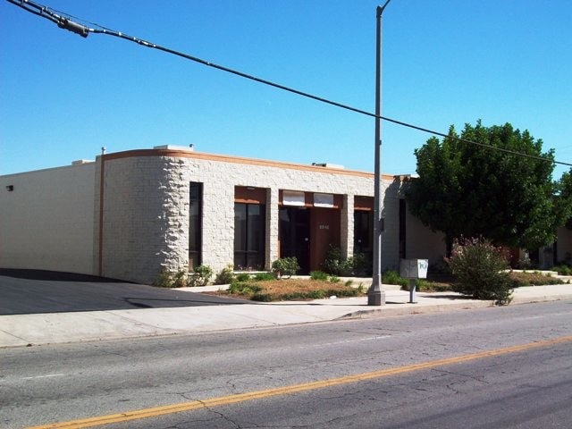 9840-9848 Owensmouth Ave, Chatsworth, CA for lease Primary Photo- Image 1 of 4
