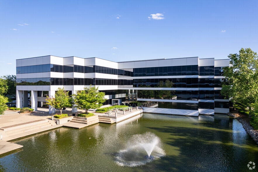 600 Emerson Rd, Creve Coeur, MO for sale - Building Photo - Image 1 of 1