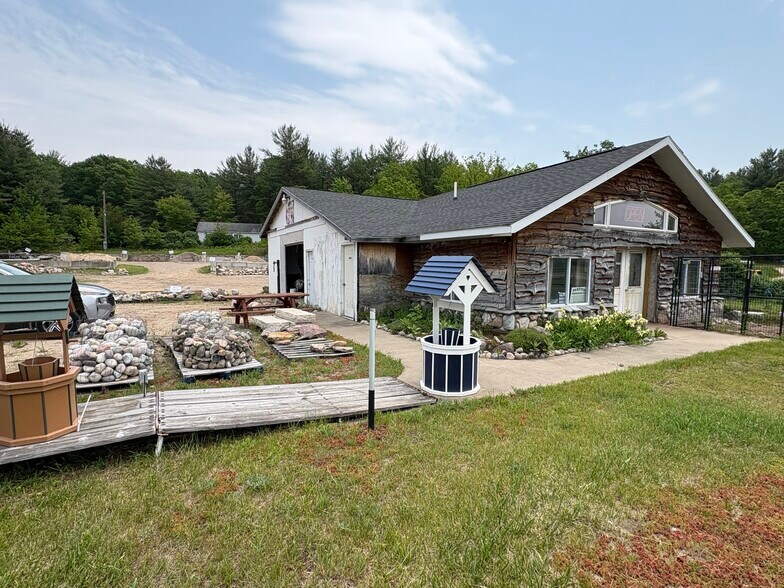 9490 Rapid City Rd NW, Rapid City, MI à vendre - Photo du bâtiment - Image 3 de 18