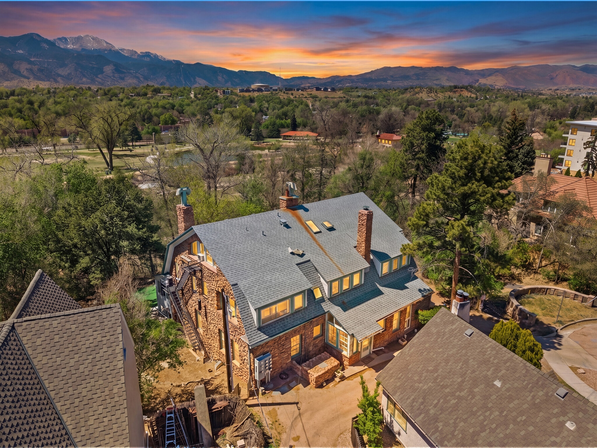 33 W Willamette Ave, Colorado Springs, CO for sale Primary Photo- Image 1 of 73