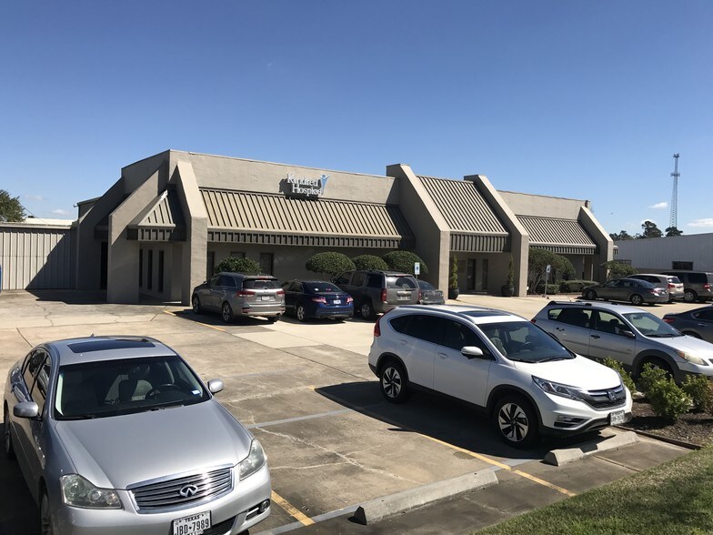 8050 Eastex Fwy, Beaumont, TX à louer - Photo du bâtiment - Image 2 de 2