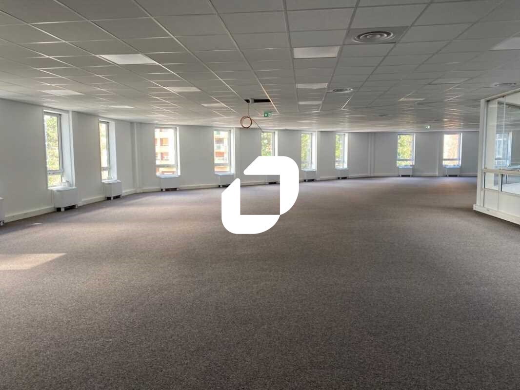 Office in Cergy for lease Building Photo- Image 1 of 11