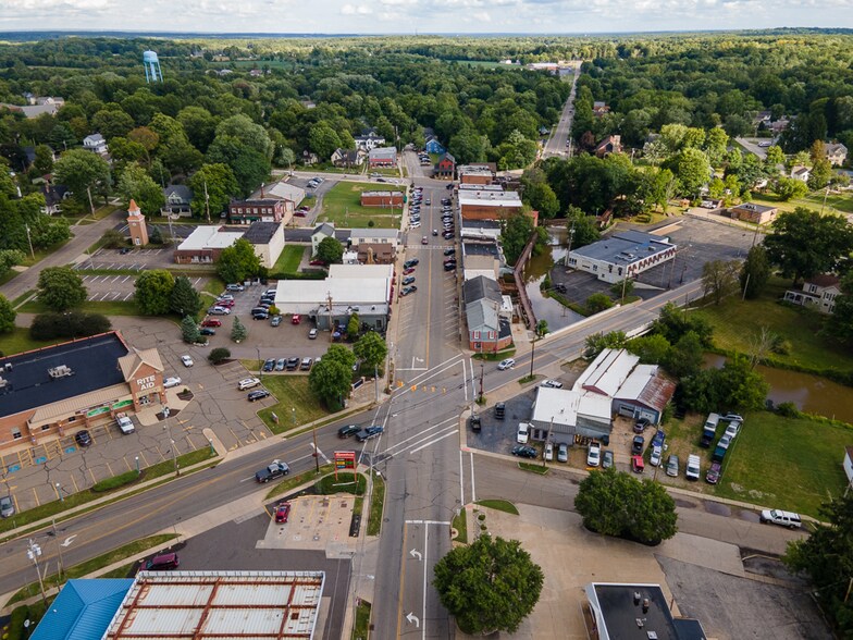 8300 Windham Street, Garrettsville, OH à vendre - Photo du bâtiment - Image 3 de 7