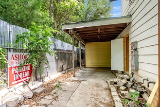 3319 Airline Dr, Houston, TX for lease Building Photo- Image 2 of 4