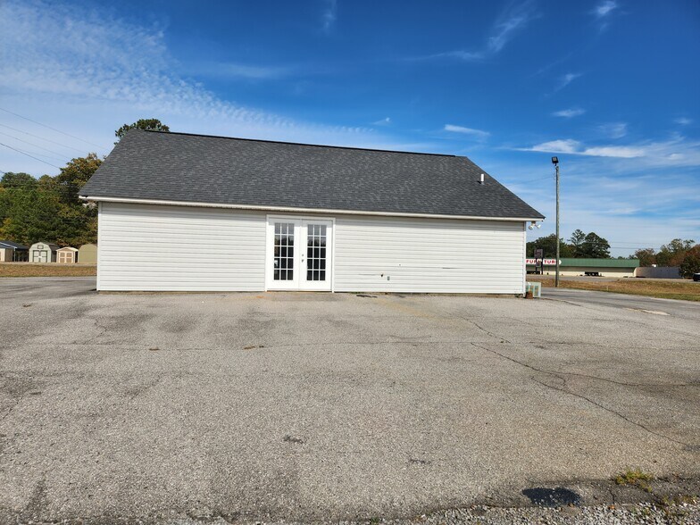 700 W Grand Ave, Rainbow City, AL à louer - Photo du bâtiment - Image 2 de 15