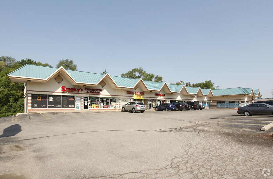 16701-16729 Middlebelt Rd, Livonia, MI à louer - Photo principale - Image 1 de 6