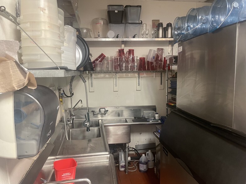 629-633 E Colfax Ave, Denver, CO for lease - Building Photo - Image 3 of 10