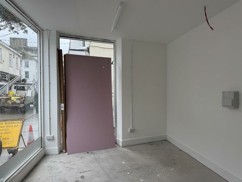 11 Fore St, St Austell for lease - Construction Photo - Image 2 of 4