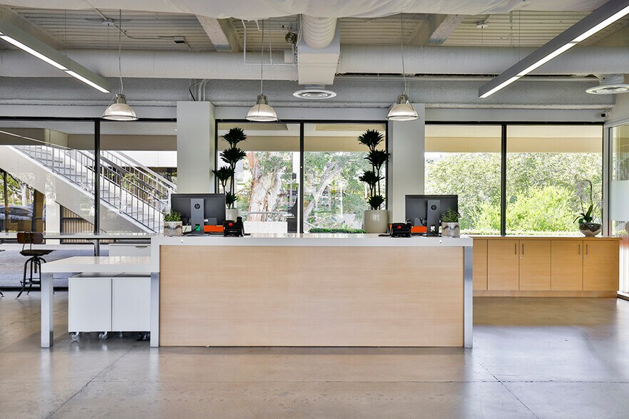 120 newport center Dr, Newport Beach, CA à louer - Photo intérieure - Image 2 de 9