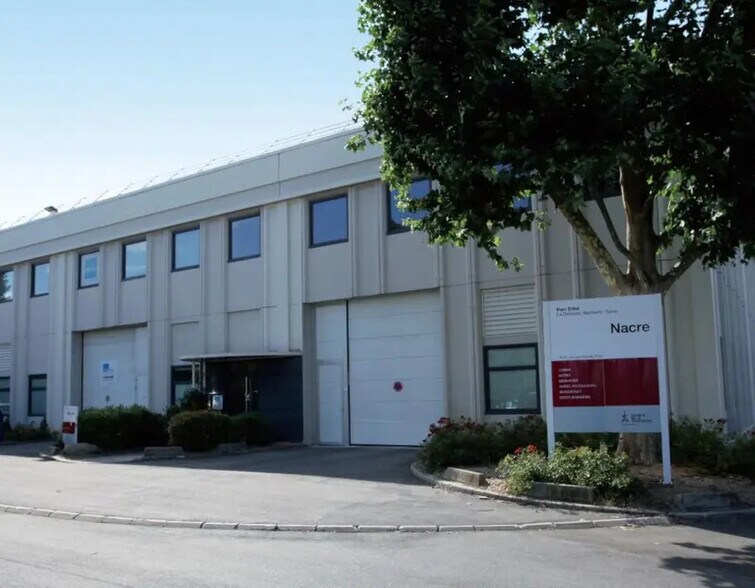 15 Rue Des Grands Prés, Nanterre à louer - Photo du bâtiment - Image 2 de 10
