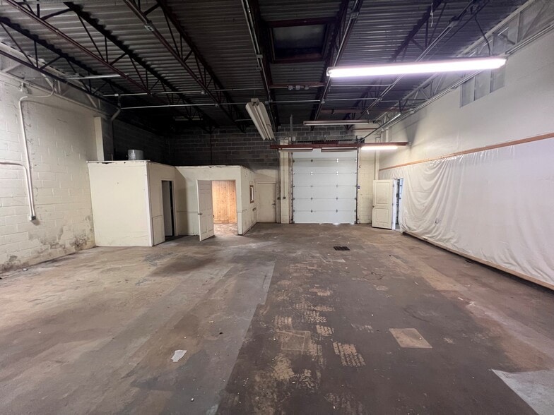 409 Meco Dr, Wilmington, DE for lease - Interior Photo - Image 2 of 6