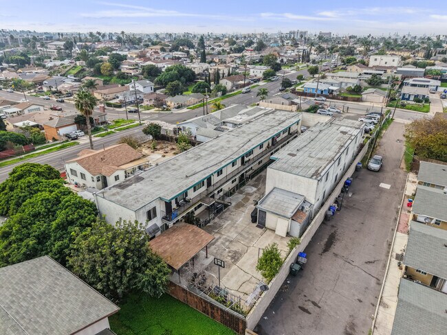 Plus de détails pour 335 Laurel Ave, National City, CA - Multi-résidentiel à vendre