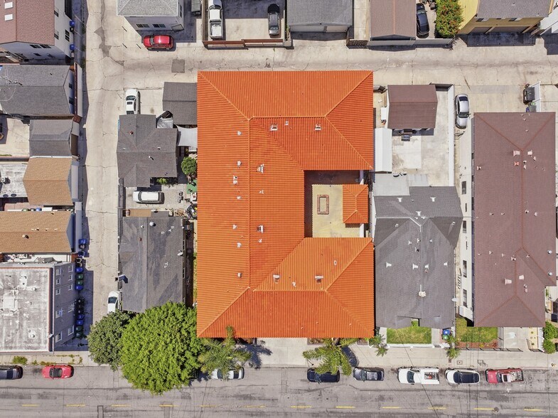 635 W 15th St, San Pedro, CA à vendre - Photo du bâtiment - Image 3 de 18